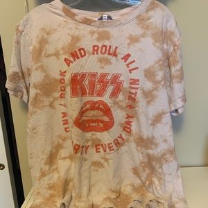 Elizabeth & James Band Tee